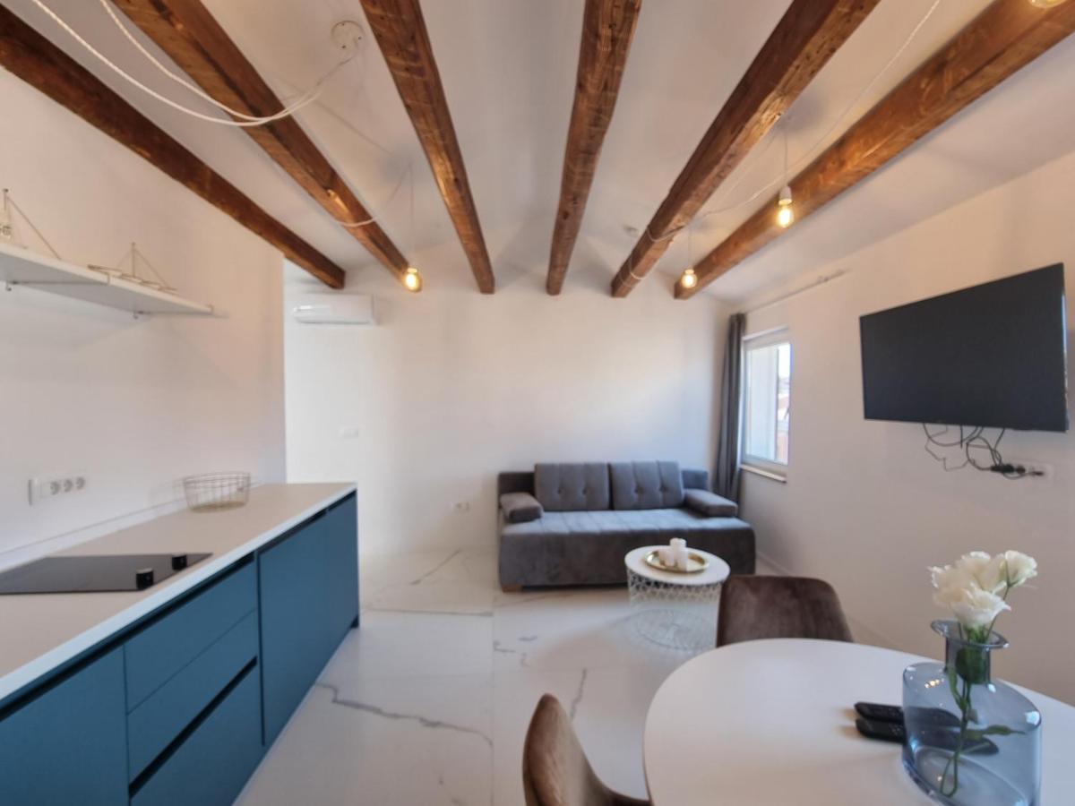 As Deluxe Apartments ピラン エクステリア 写真